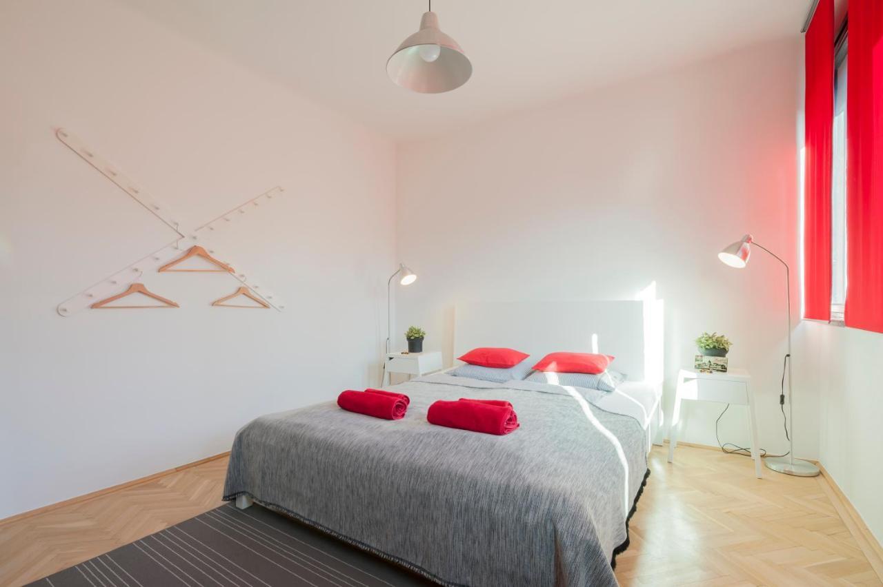 New Design Apartment By Gozsdu Court Boedapest Buitenkant foto
